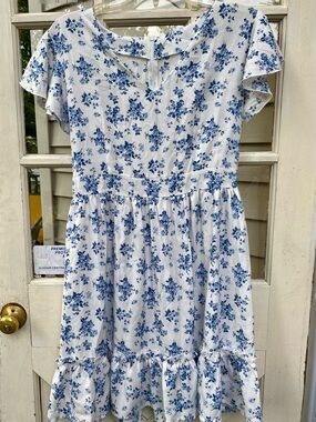 SHEIN White Dress with Blue Floral Print and Ruffle Hem